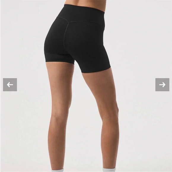 Alo Airlift Energy Black Bike Shorts Size XS - Picture 2 of 5